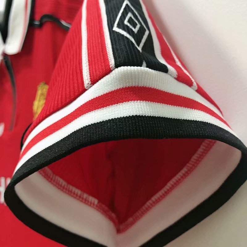 Man United Red Retro Soccer Jersey 1998 99
