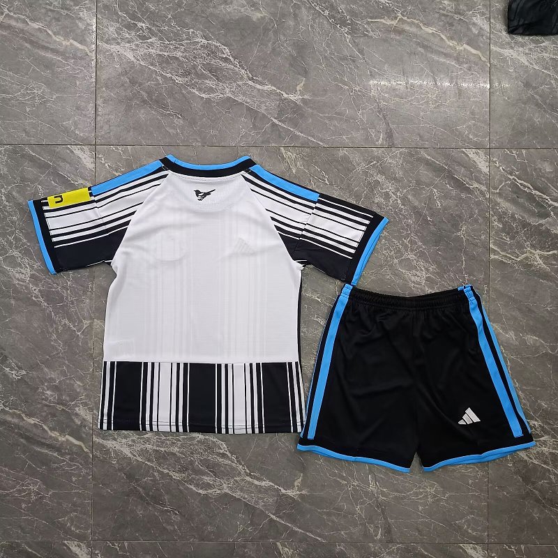 Kids Newcastle Home Soccer Uniform 26 27-xinyu